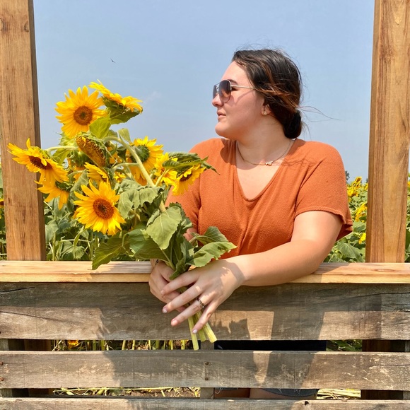 Meet your Posher, Taylor - Picture 5 of 6